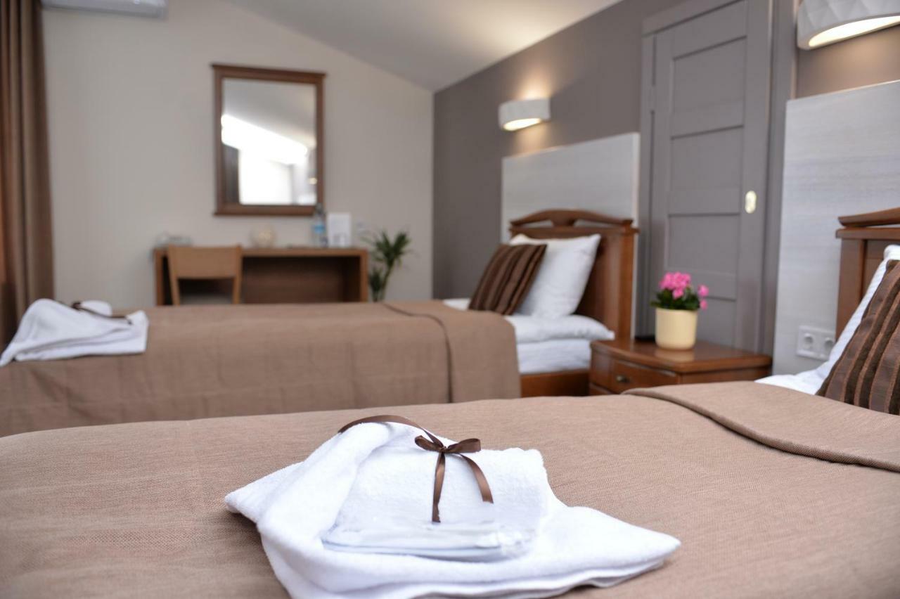 Geography Otel Veresneve Dış mekan fotoğraf