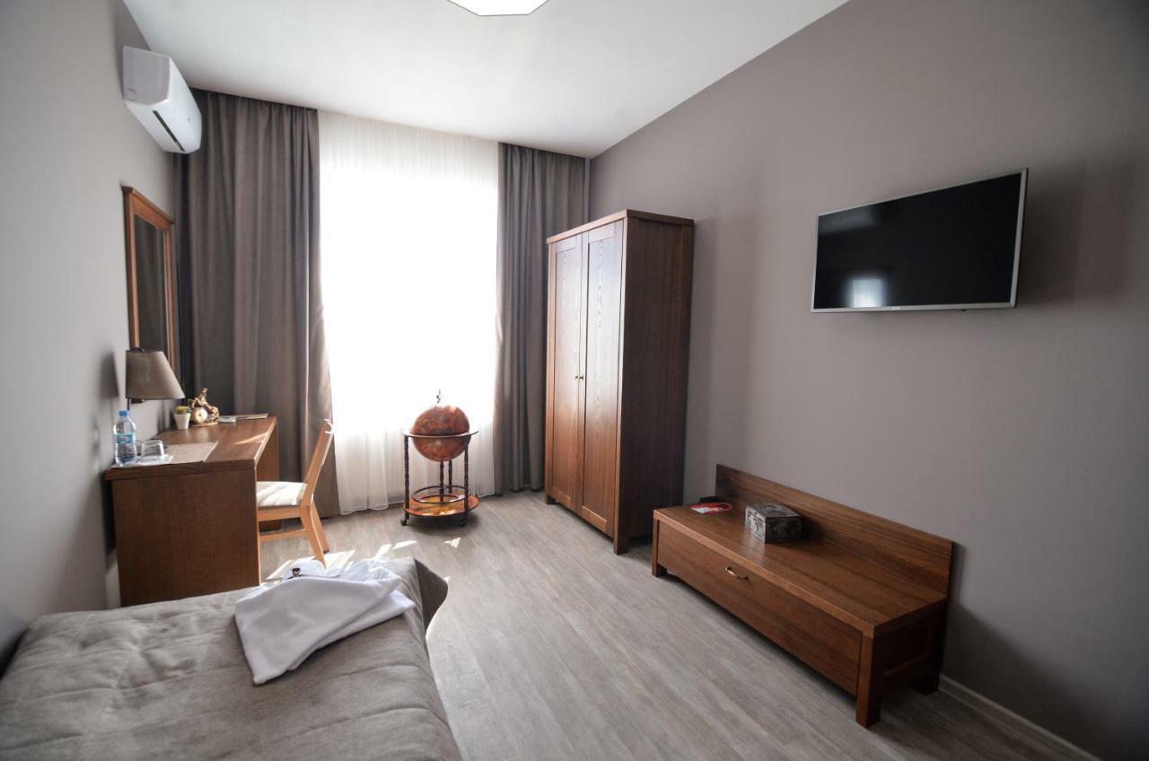 Geography Otel Veresneve Dış mekan fotoğraf