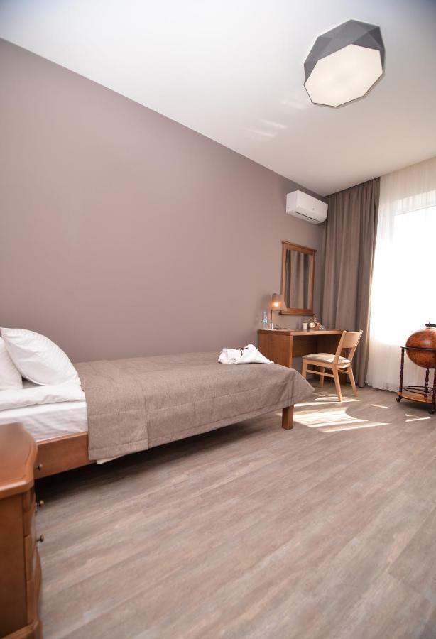 Geography Otel Veresneve Dış mekan fotoğraf