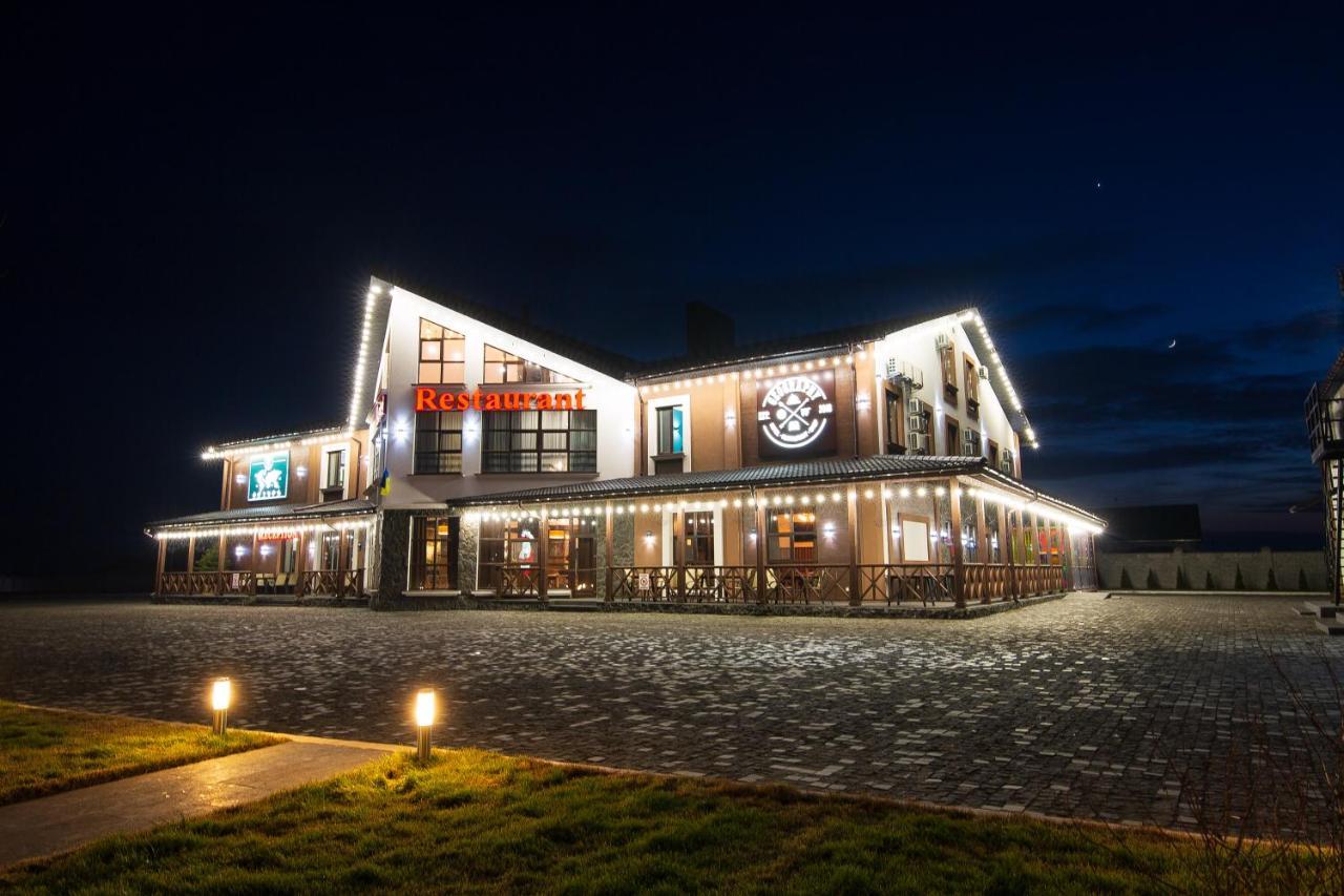 Geography Otel Veresneve Dış mekan fotoğraf