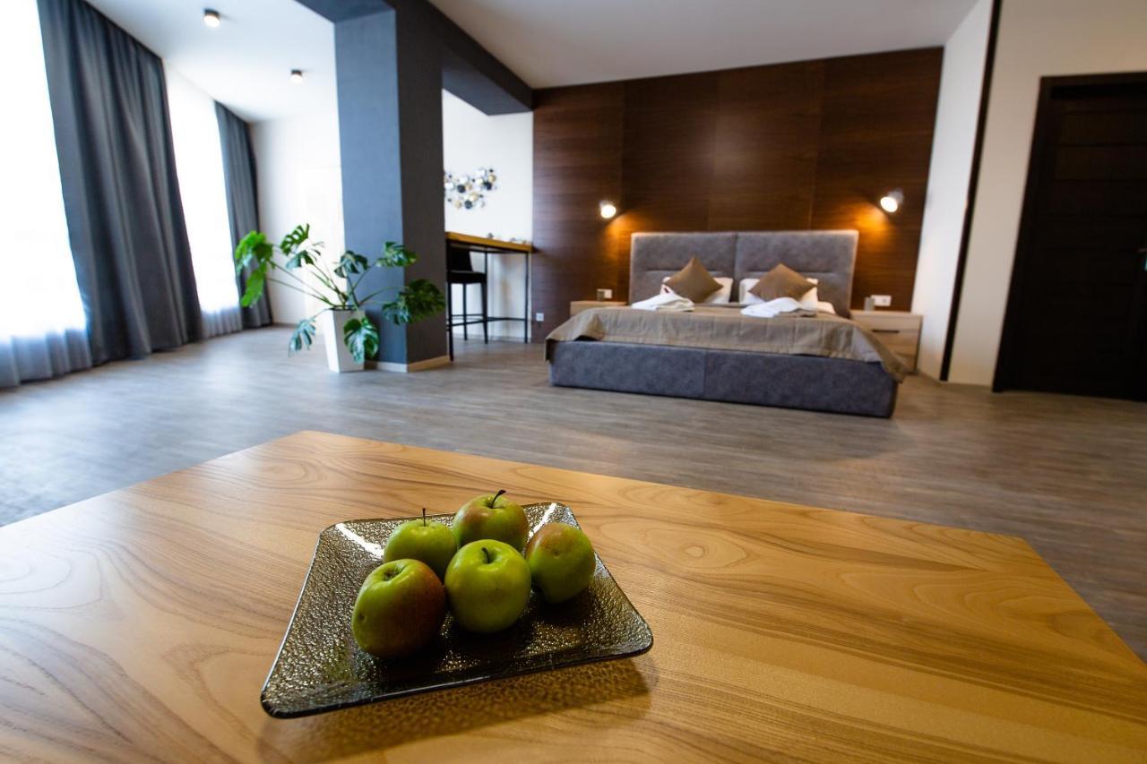 Geography Otel Veresneve Dış mekan fotoğraf