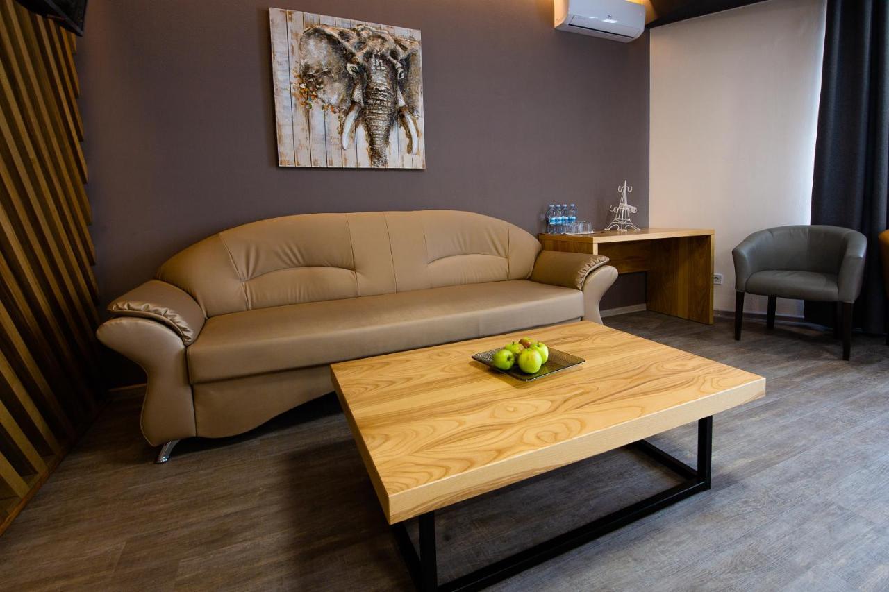 Geography Otel Veresneve Dış mekan fotoğraf